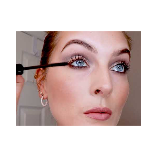 Blown Away Mascara - 002 Carbon Black